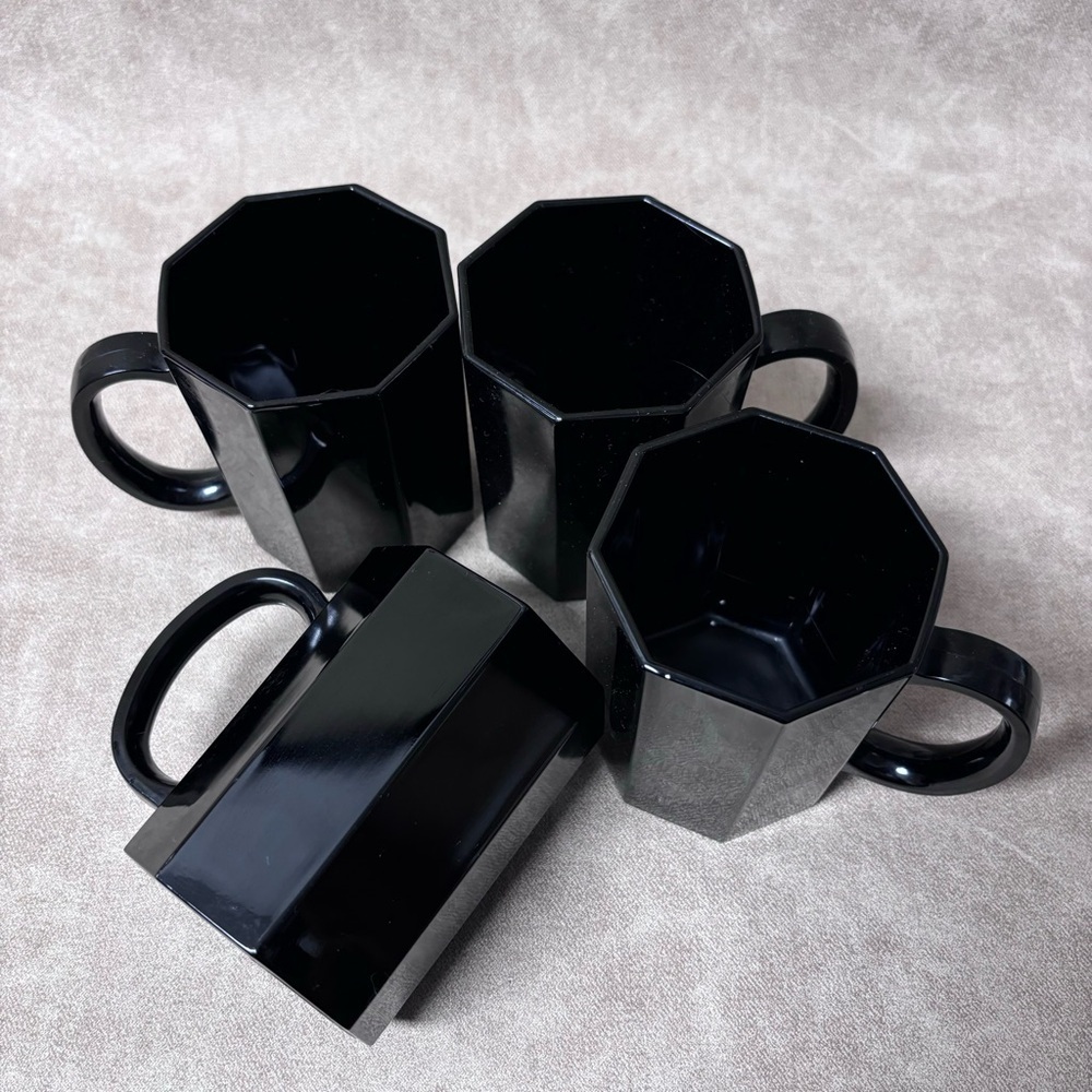 Arcoroc Octime Black
Glossy Coffee Mugs Set 4
France Vintage Glass
Octagon Cups